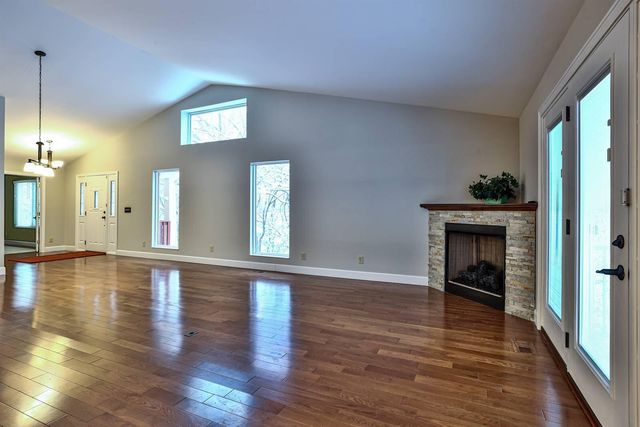 2549 Champions Way, Crestview Hills, KY 41017