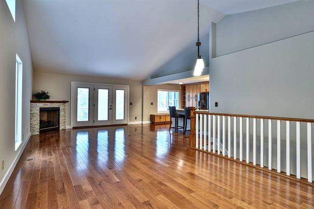 2549 Champions Way, Crestview Hills, KY 41017