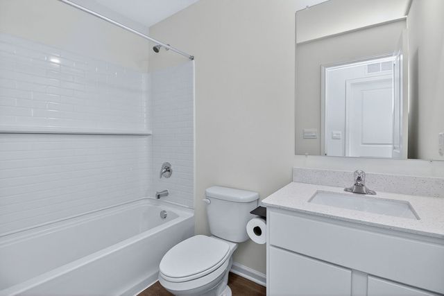 1007 Briar Glen Court, Hampshire, IL 60140