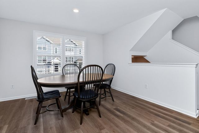 1007 Briar Glen Court, Hampshire, IL 60140