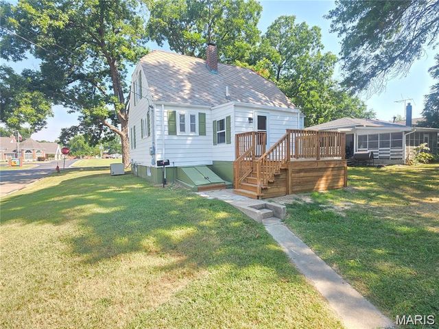 698 Center Drive, Ste Genevieve, MO 63670