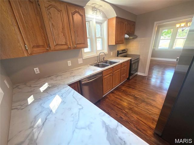 698 Center Drive, Ste Genevieve, MO 63670