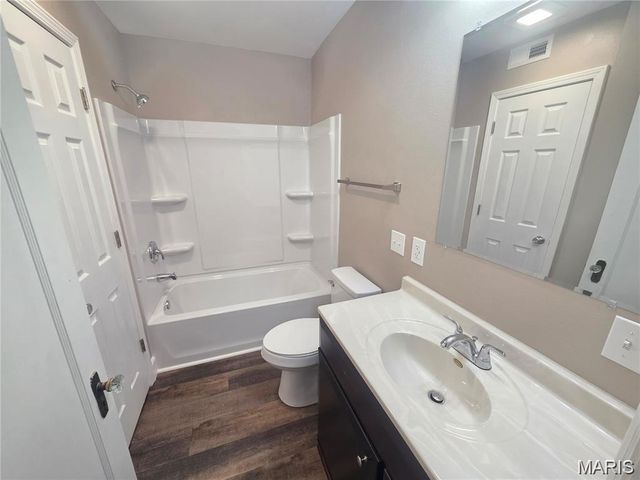 698 Center Drive, Ste Genevieve, MO 63670