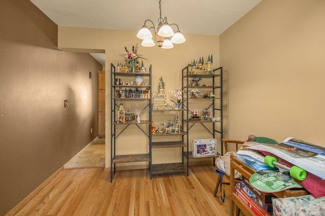 2281 Pond Avenue E, Maplewood, MN 55119