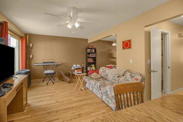 2281 Pond Avenue E, Maplewood, MN 55119