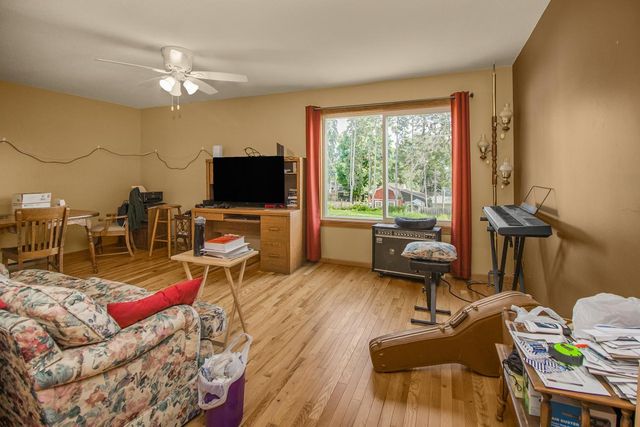 2281 Pond Avenue E, Maplewood, MN 55119