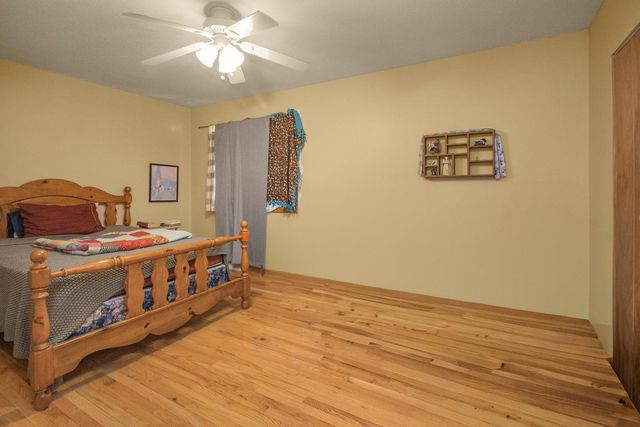 2281 Pond Avenue E, Maplewood, MN 55119