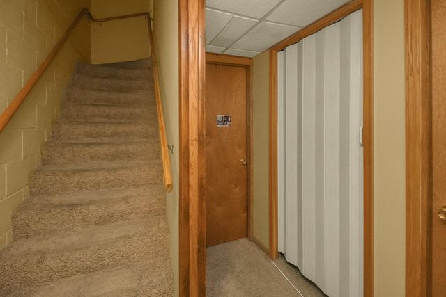 2281 Pond Avenue E, Maplewood, MN 55119