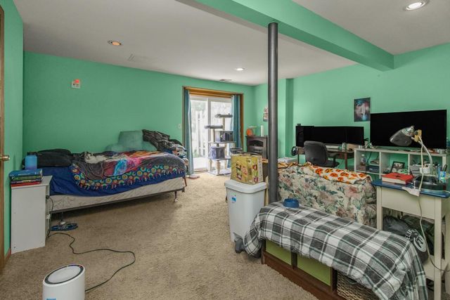 2281 Pond Avenue E, Maplewood, MN 55119