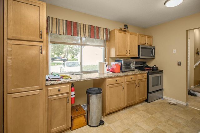 2281 Pond Avenue E, Maplewood, MN 55119