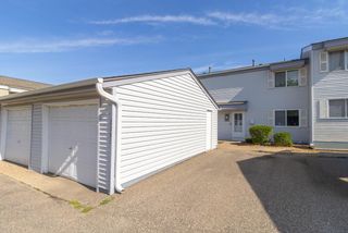 2281 Pond Avenue E, Maplewood, MN 55119