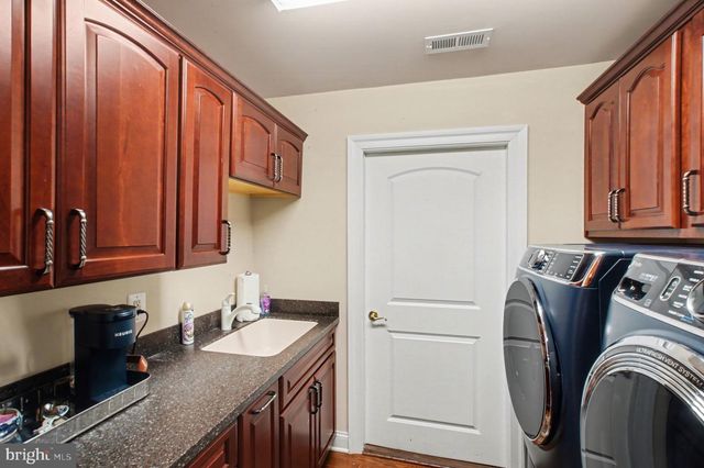 6223 AUTUMN LEAF DR, Fredericksburg, VA 22407
