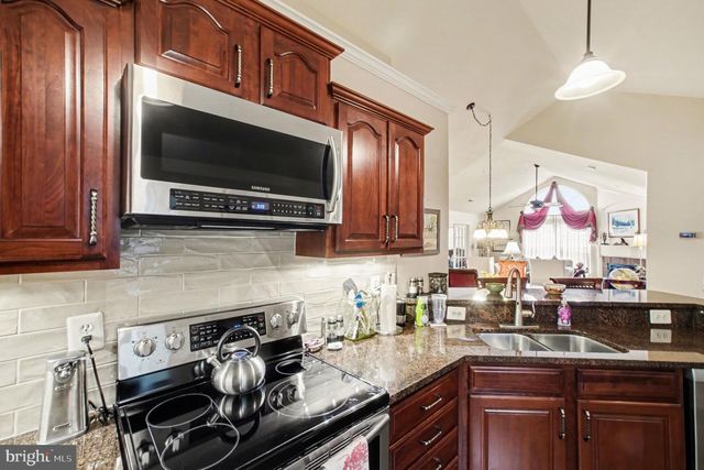 6223 AUTUMN LEAF DR, Fredericksburg, VA 22407