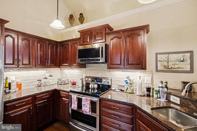 6223 AUTUMN LEAF DR, Fredericksburg, VA 22407