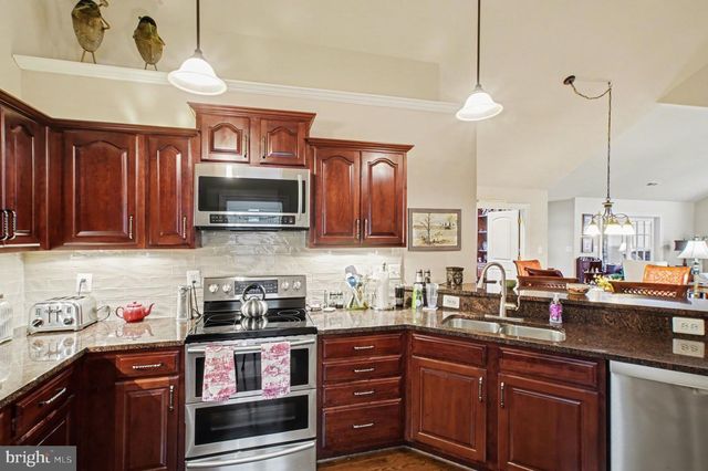 6223 AUTUMN LEAF DR, Fredericksburg, VA 22407