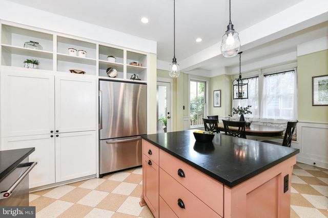 1812 N RANDOLPH ST, Arlington, VA 22207