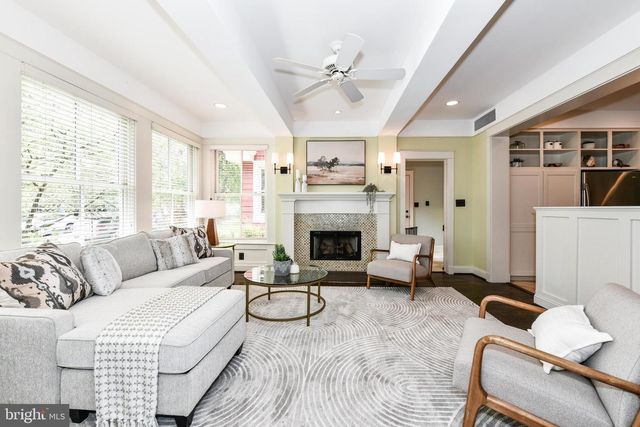 1812 N RANDOLPH ST, Arlington, VA 22207