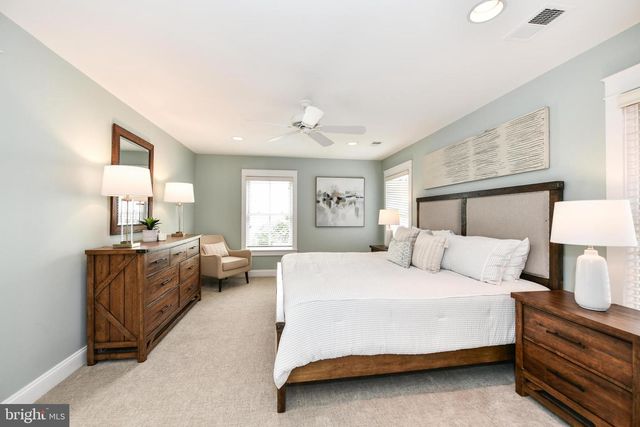 1812 N RANDOLPH ST, Arlington, VA 22207