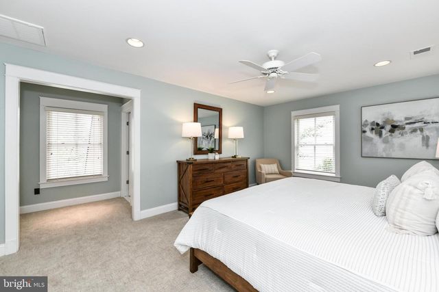 1812 N RANDOLPH ST, Arlington, VA 22207