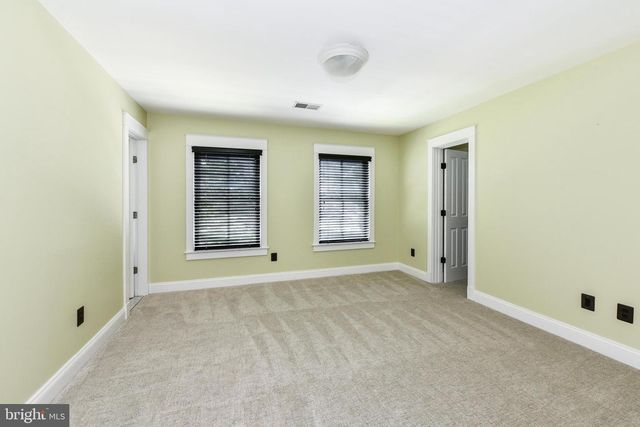 1812 N RANDOLPH ST, Arlington, VA 22207