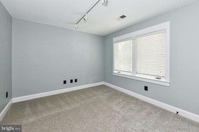1812 N RANDOLPH ST, Arlington, VA 22207
