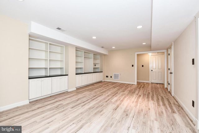 1812 N RANDOLPH ST, Arlington, VA 22207