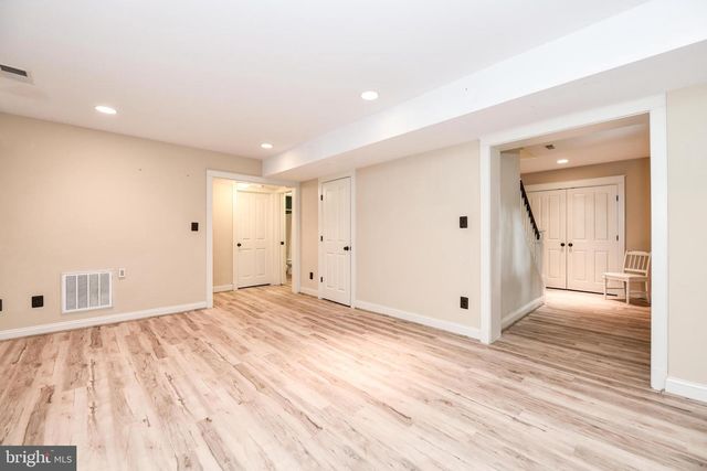 1812 N RANDOLPH ST, Arlington, VA 22207