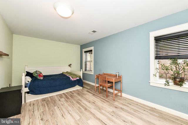 1812 N RANDOLPH ST, Arlington, VA 22207