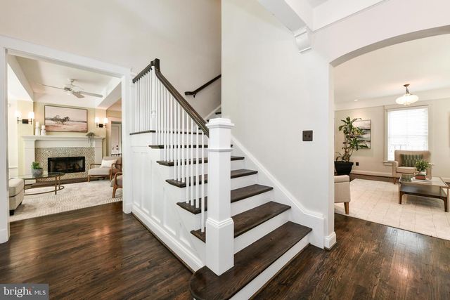 1812 N RANDOLPH ST, Arlington, VA 22207