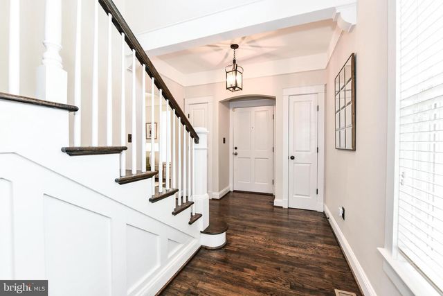 1812 N RANDOLPH ST, Arlington, VA 22207