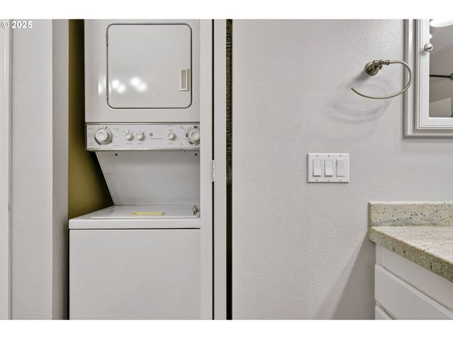 10186 Se TALBERT St, Clackamas, OR 97015