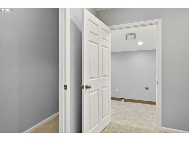 10186 Se TALBERT St, Clackamas, OR 97015