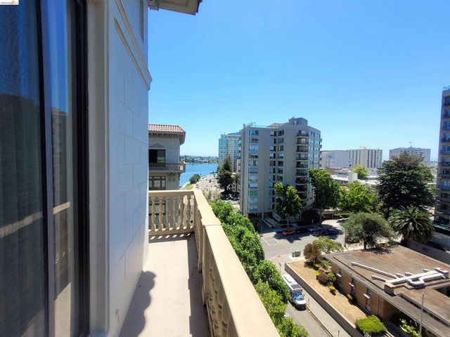 200 Lakeside Dr 801, Oakland, CA 94612