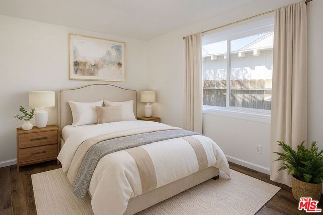 7467 N Forbes Avenue, Lake Balboa, CA 91406