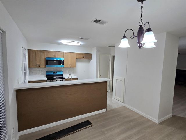 7855 Green Lawn Drive 7855, Houston, TX 77088