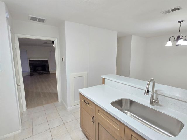 7855 Green Lawn Drive 7855, Houston, TX 77088