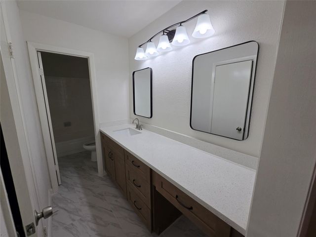 7855 Green Lawn Drive 7855, Houston, TX 77088