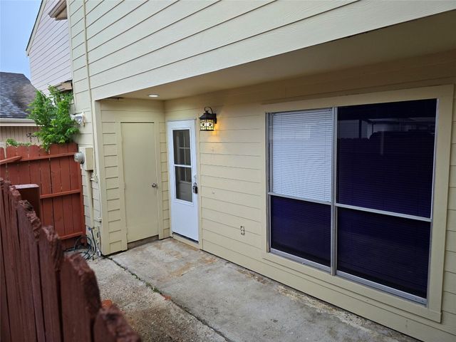 7855 Green Lawn Drive 7855, Houston, TX 77088