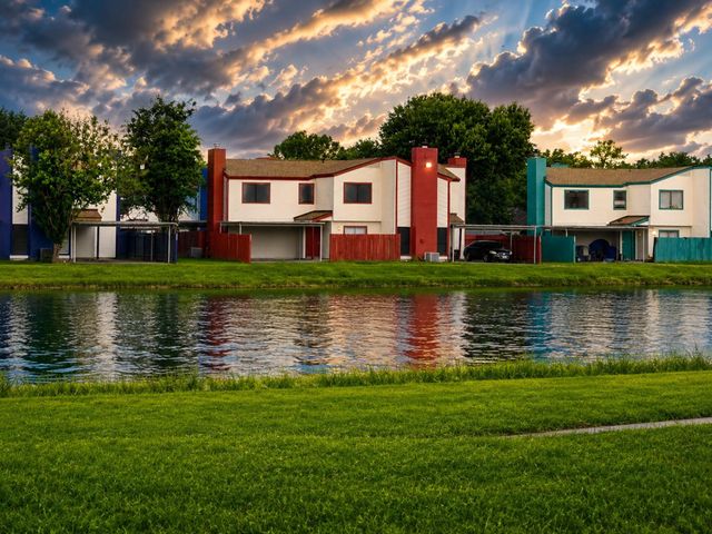 7855 Green Lawn Drive 7855, Houston, TX 77088