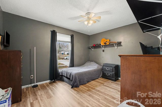 1163 Hidden Creek Circle, Hickory, NC 28602