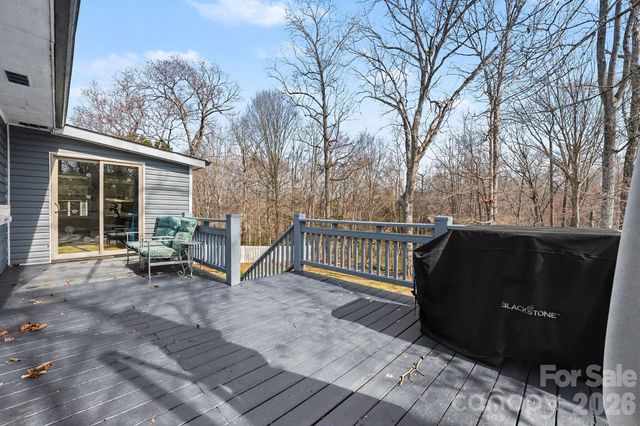 1163 Hidden Creek Circle, Hickory, NC 28602