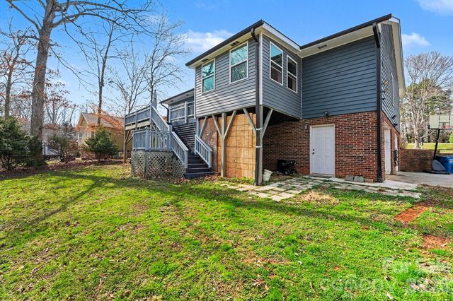 1163 Hidden Creek Circle, Hickory, NC 28602