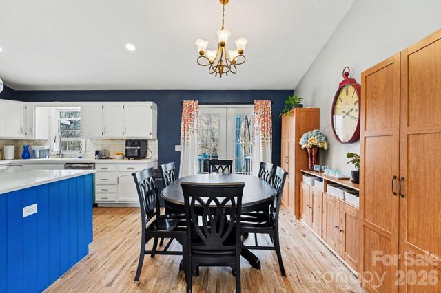 1163 Hidden Creek Circle, Hickory, NC 28602