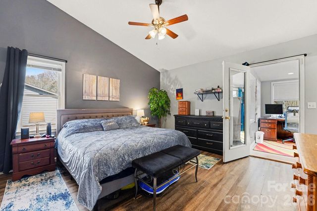 1163 Hidden Creek Circle, Hickory, NC 28602