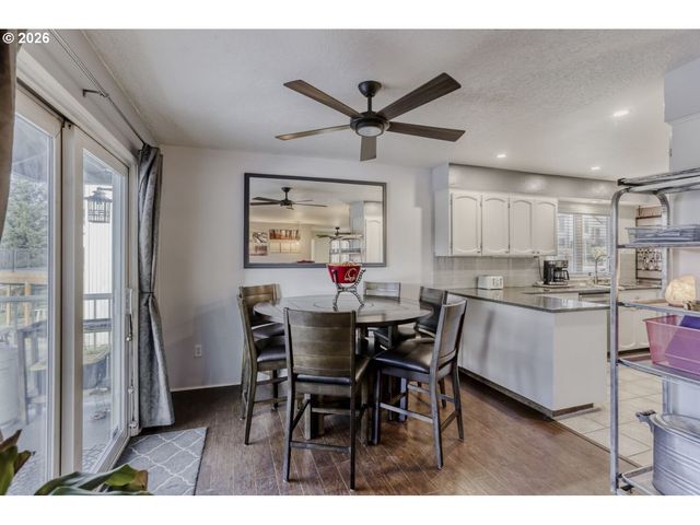 2401 Sw ELEVEN MILE Dr, Gresham, OR 97080