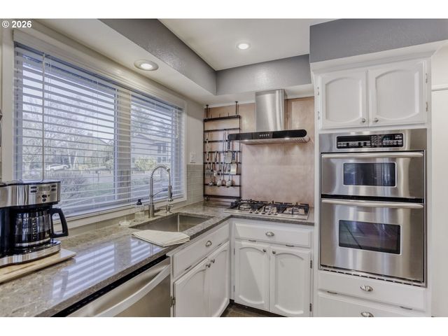 2401 Sw ELEVEN MILE Dr, Gresham, OR 97080