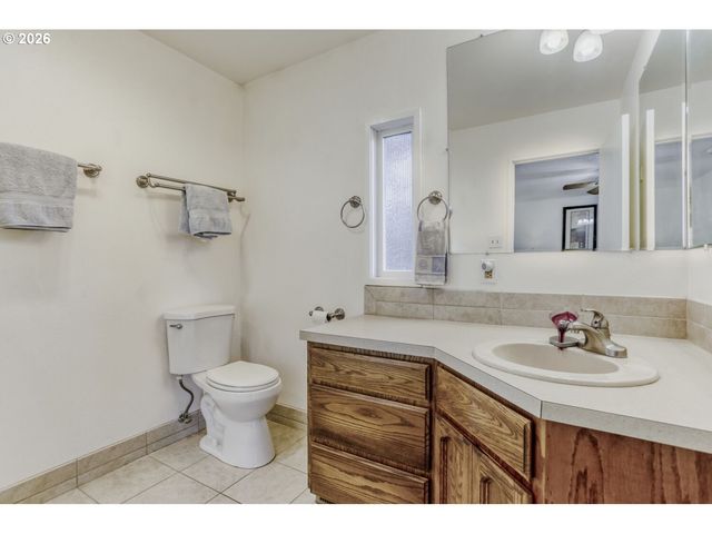 2401 Sw ELEVEN MILE Dr, Gresham, OR 97080