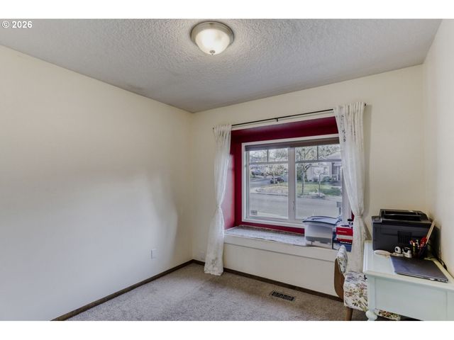 2401 Sw ELEVEN MILE Dr, Gresham, OR 97080