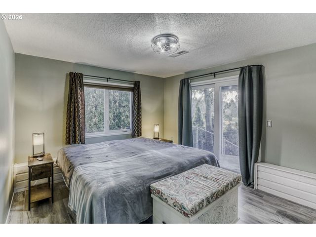 2401 Sw ELEVEN MILE Dr, Gresham, OR 97080