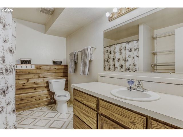 2401 Sw ELEVEN MILE Dr, Gresham, OR 97080